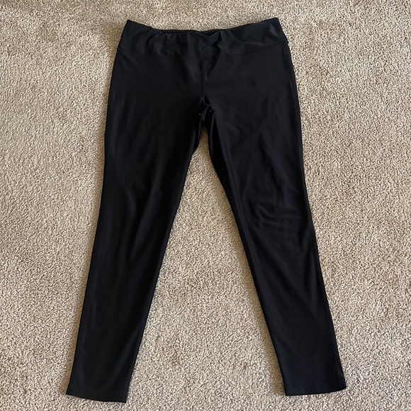 Amazon Leggings that feel like lulu - Picture 1 of 3